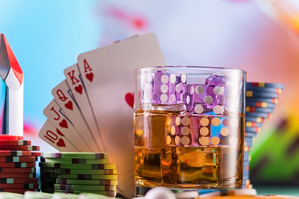 Онлайн-казино на отдыхе: Как играть и выигрывать, не выходя из отеля