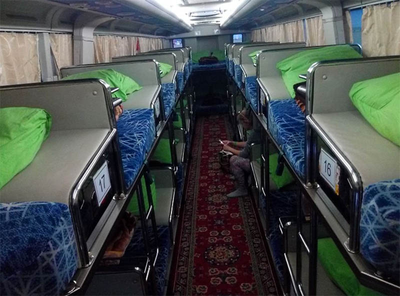 Спальный автобус на Алаколь